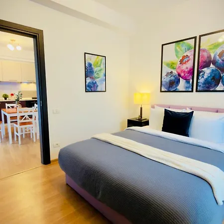 Апартаменты Downtown Delight - Bright 2br Бухарест