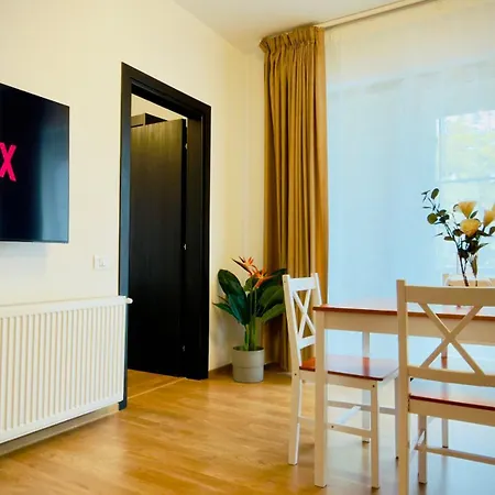 Downtown Delight - Bright 2br *