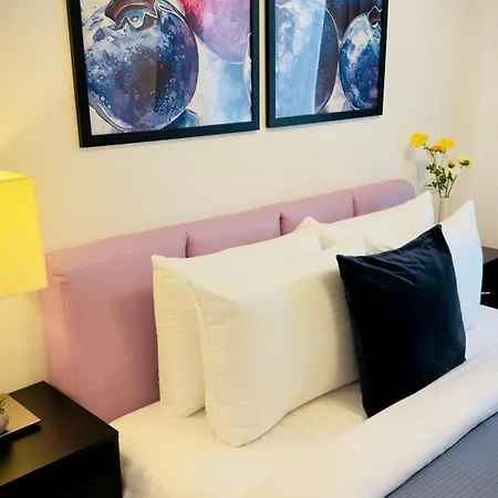 Downtown Delight - Bright 2br Appartement