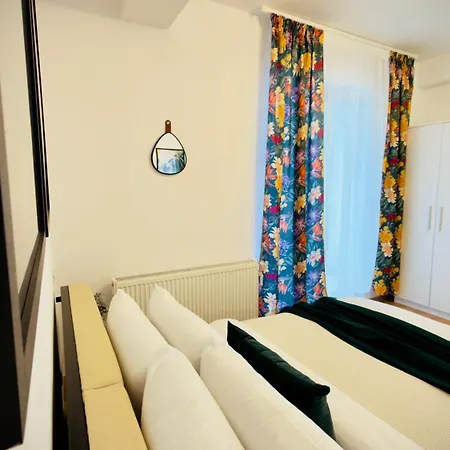 Downtown Delight - Bright 2br * Βουκουρέστι