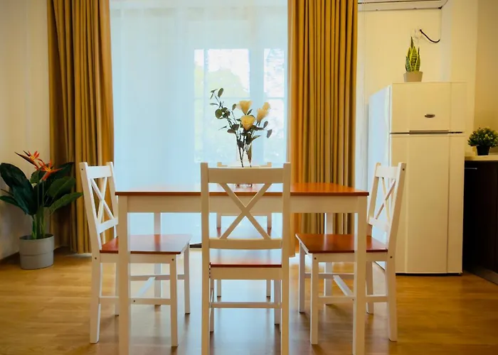 Apartment Downtown Delight - Bright 2br