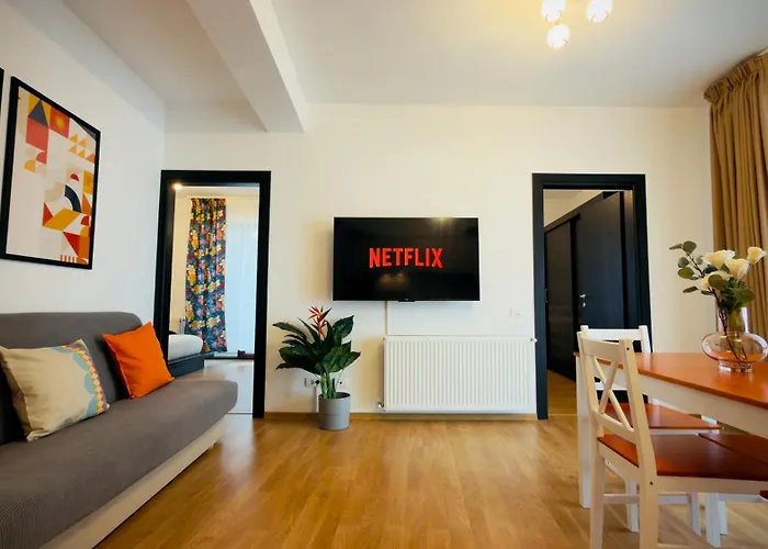 Апартаменти Downtown Delight - Bright 2br Бухарест