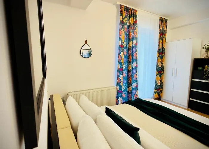 Downtown Delight - Bright 2br * Bucharest