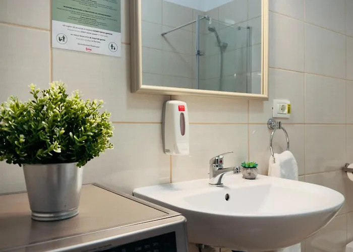 Downtown Delight - Bright 2br Apartament Bucureşti