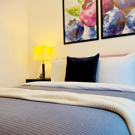 Downtown Delight - Bright 2br * Bükreş